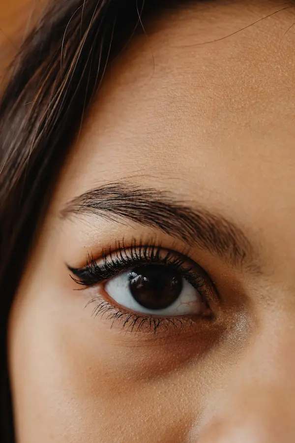 Rehaussement de cils — courbure naturelle et regard ouvert